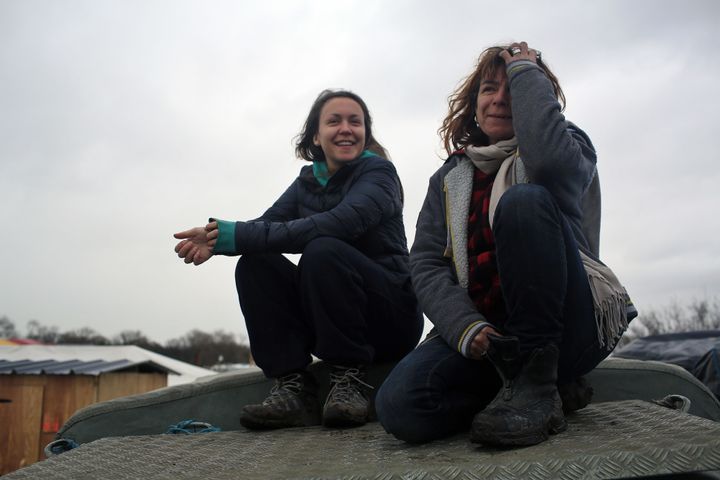 <strong>Inca Sorrell and her mother Liz Clegg in the Calais camp</strong>