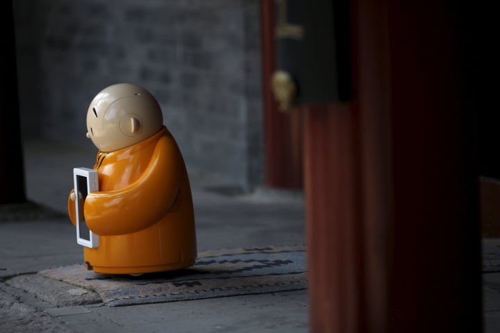 Like other monks, Xian'er spends most of his days "meditating."