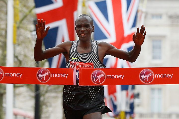 <strong>Eliud Kipchoge of Kenya wins the men's race in the 2016 London Marathon in London.</strong>
