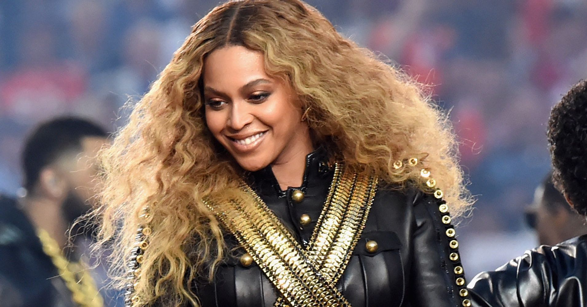 W Magazine Accused Of Photoshopping Beyoncé's Curves | HuffPost