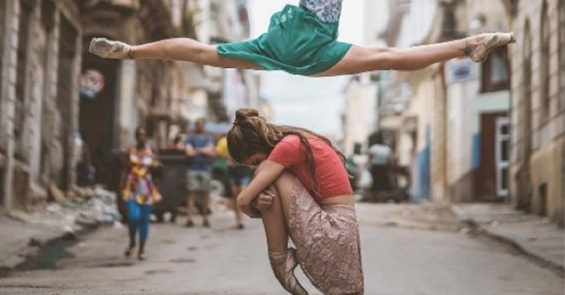 Breathtaking Photos Capture Cuba's Legendary Ballerinas Dancing In The Streets HuffPost