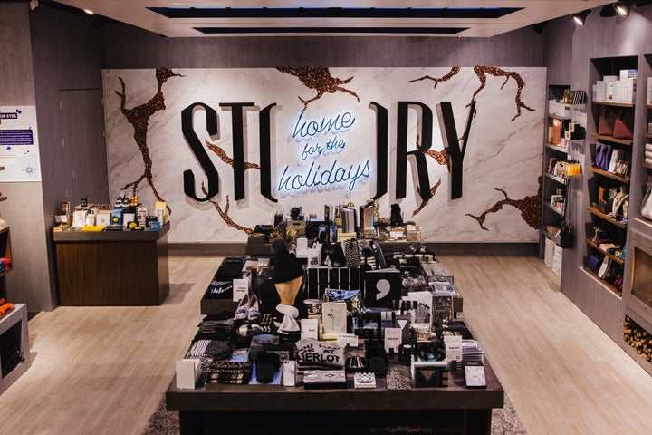"Home for the Holidays" story in partnership with American Express.