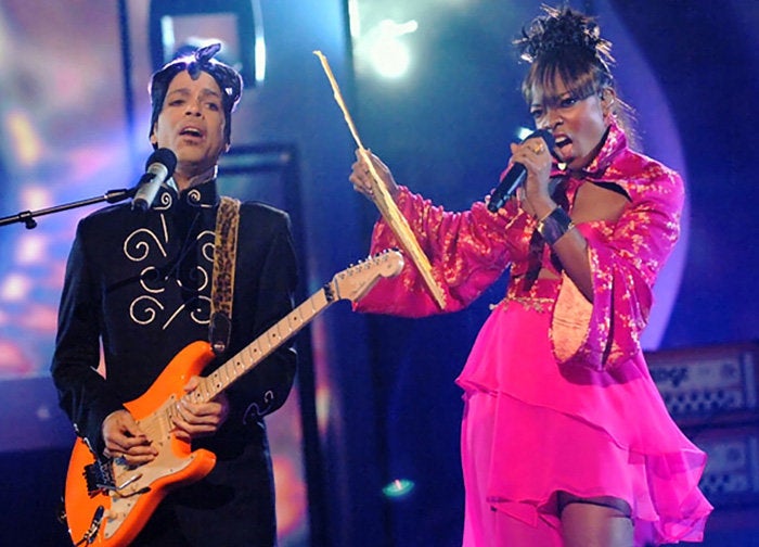 Prince and Tamar Davis perform "3121" during the 6th Annual BET Awards.