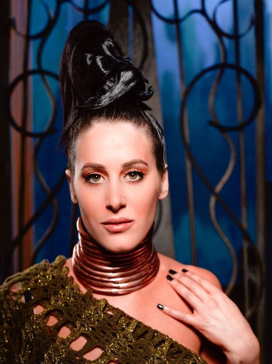 It's No Stretch To Say This Giraffe Woman Wants A New Look | HuffPost