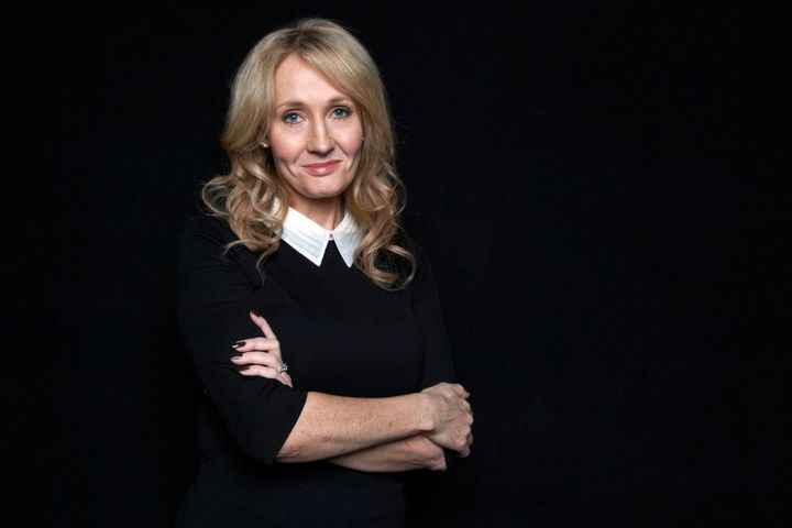 <strong> JK Rowling</strong>