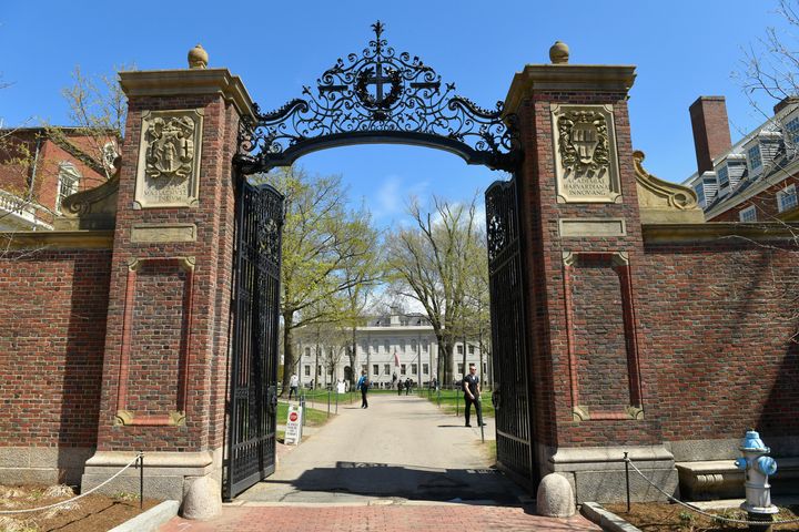 Forty people at Harvard University have been sickened with the mumps virus.