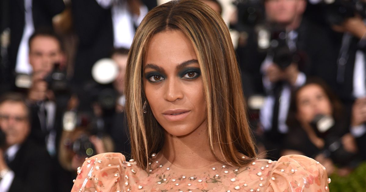 Beyoncé Wears A Nude Latex Gown To The 2016 Met Gala Huffpost Life