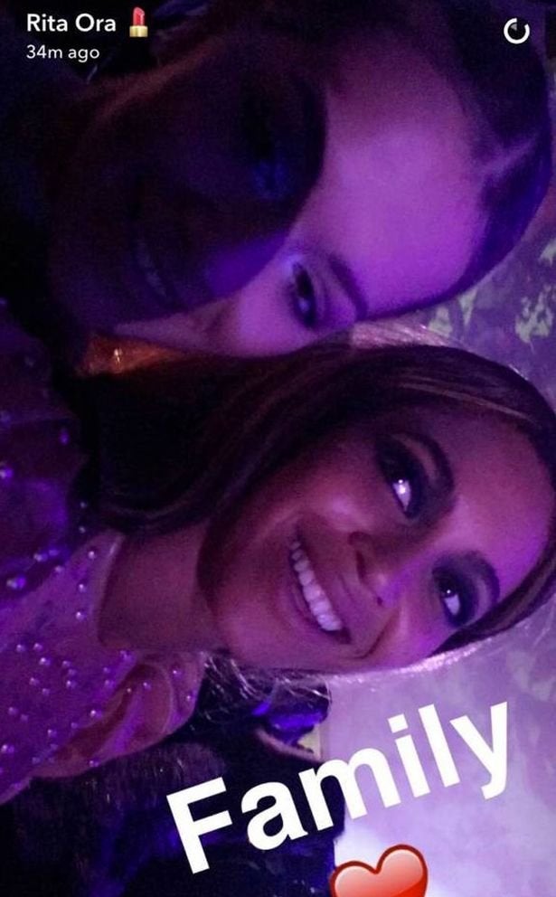 Beyoncé and Rita Ora cosied up for a selfie at the Met Gala