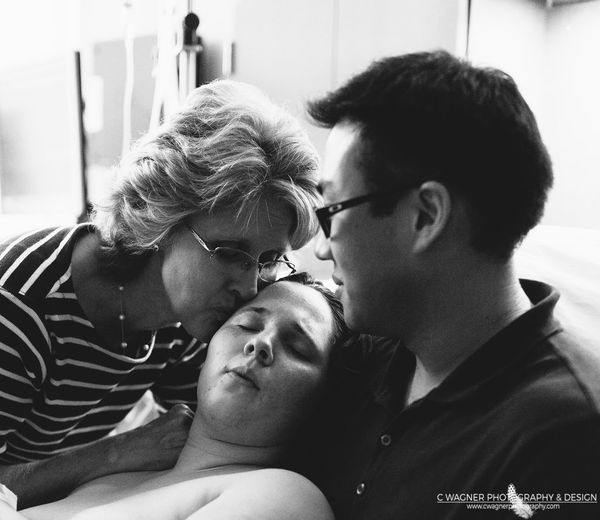 43 Raw Photos Of Moms Helping Their Daughters Give Birth Huffpost