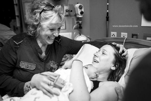 43 Raw Photos Of Moms Helping Their Daughters Give Birth Huffpost 