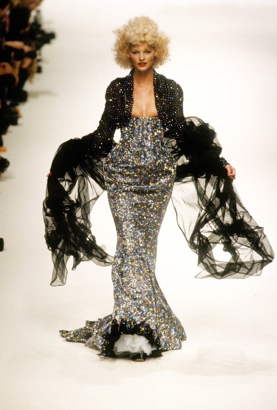 Linda Evangelista's Wildest Runway Hairstyles Over The Years | HuffPost ...