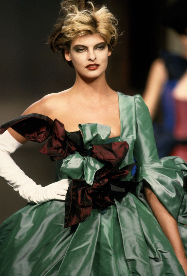 Linda Evangelista's Wildest Runway Hairstyles Over The Years | HuffPost