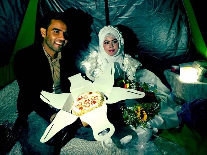 Volunteers helped organize a makeshift wedding for a Syrian refugee couple at the Idomeni refugee camp.
