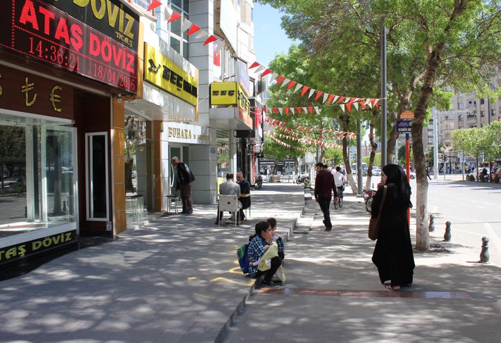 A busy street in Gaziantep, just a quick walk from where an ISIS gunman shot media activist&nbsp;Zaher al Shurqat to death.