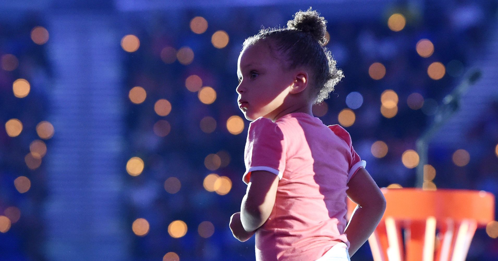 Riley Curry Upstages Steph During Mvp Press Conference Huffpost 