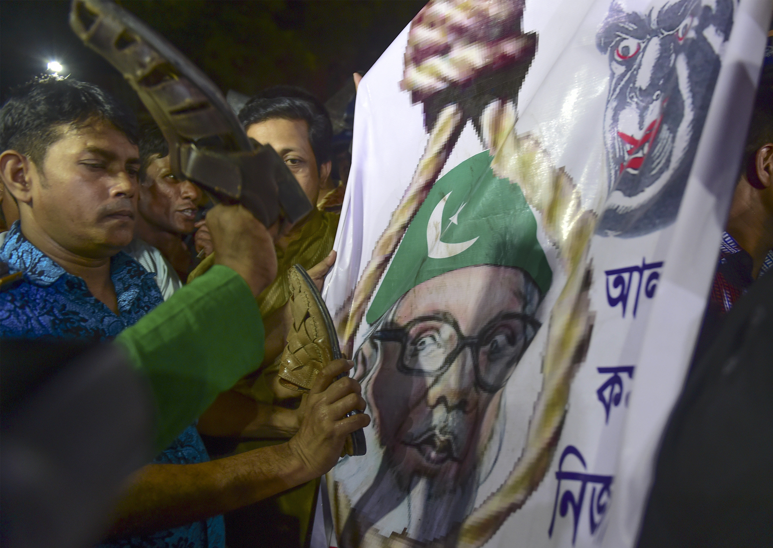 Bangladesh Hangs Islamist Party Leader For Genocide | HuffPost The ...