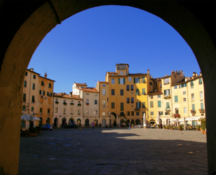 Lucca.