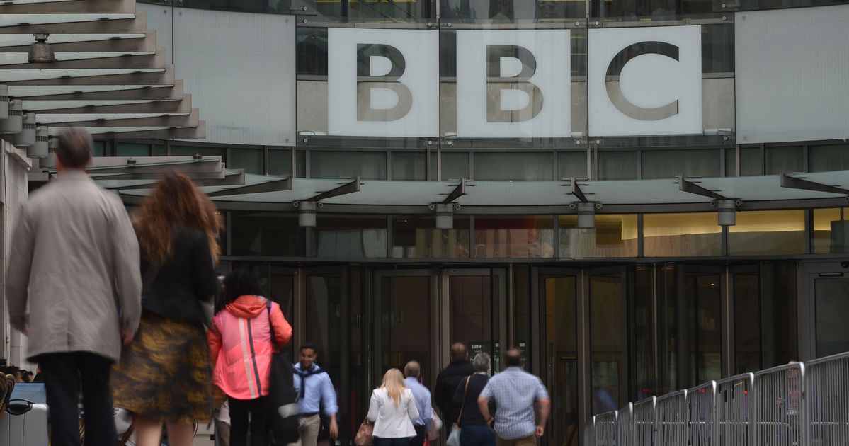 Bbc последний день. Би би си. Офис телеканала bbc. Би би си фото. Би би си логотип.