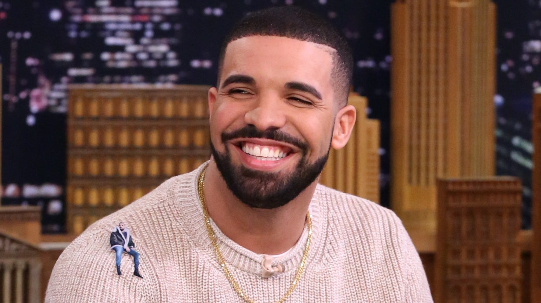 Drake Shaved Off His Beard And No One Is Ok Huffpost Life