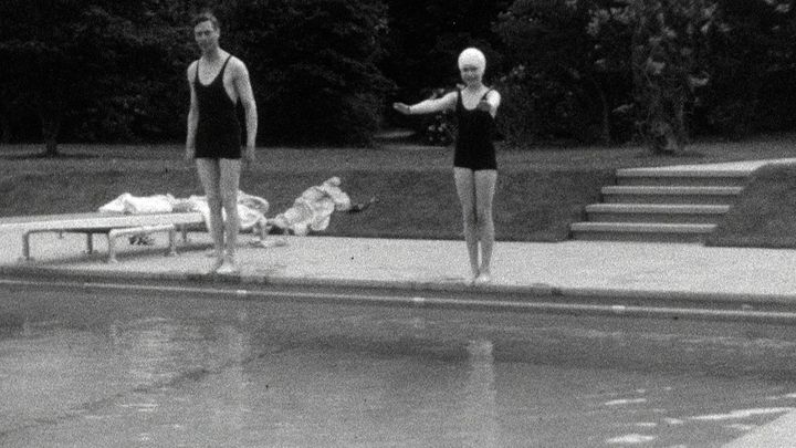 Young Princess Elizabeth prepares to go for a swim with her father