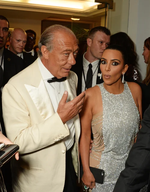 This Stunning Chain Mail Gown Is Kim Kardashian's Sparkliest Dress Ever |  HuffPost Life