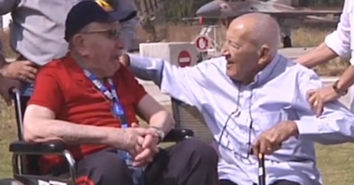 Holocaust Survivor Meets Veteran Who Saved Him In Tearful Reunion ...