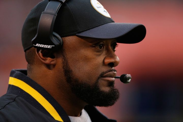 Pittsburgh Steelers head coach Mike Tomlin watches on as his team competes against the Cleveland Browns on Jan. 3, 2016, in Cleveland, Ohio.