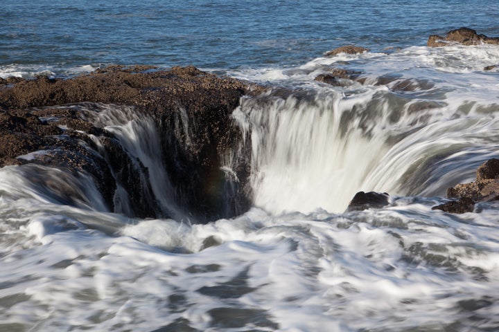 Sitting on the edge of the Oregon coast is what appears to be a gaping sinkhole that never seems to fill despite the unbroken stream of sea water that drains into it, but Thor's Well, as the natural wonder is known, is not bottomless, but it is very dangerous.