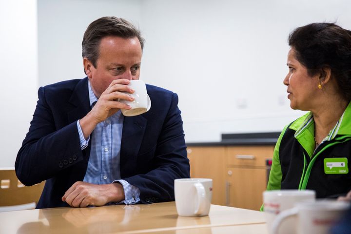 <strong>Cameron had a cuppa with Asda staff too.</strong>