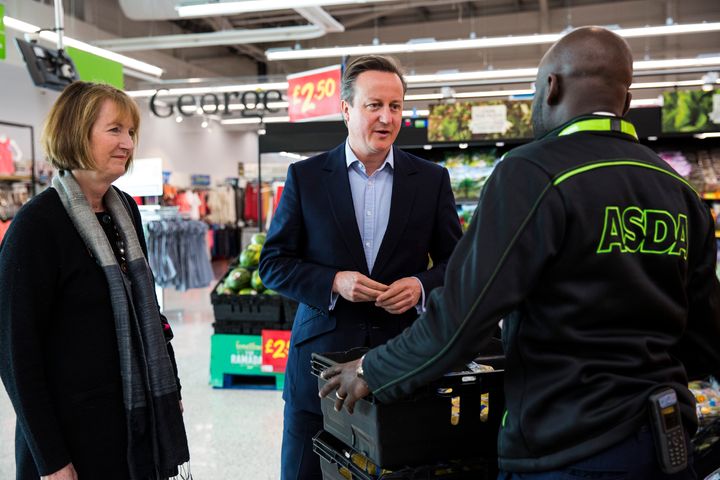 Harriet Harman with David Cameron on the EU campaign trail in Asda