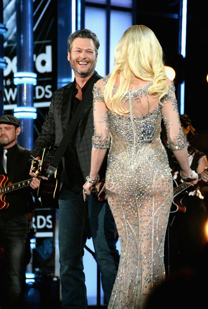 Singers Blake Shelton (L) and Gwen Stefani perform onstage during the 2016 Billboard Music Awards at T-Mobile Arena on May 22, 2016 in Las Vegas, Nevada.