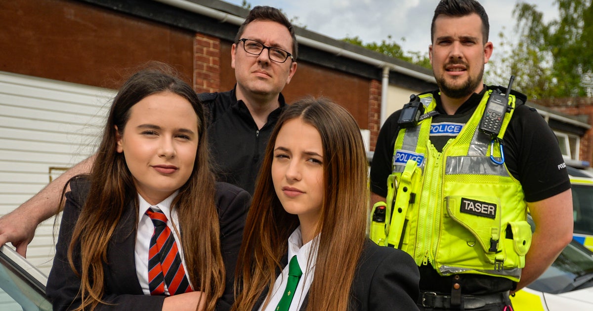 Форма полиции сша. Погоня пешком. From police. Ontario police. Маленький американский полицейский.