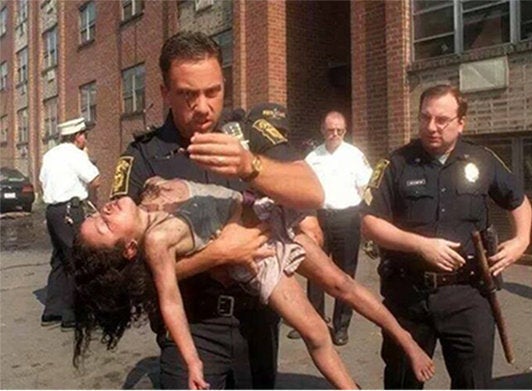 On June 25, 1998, police officer Peter Getz carried 5-year-old Josi Aponte away from the fire and performed CPR on her in his