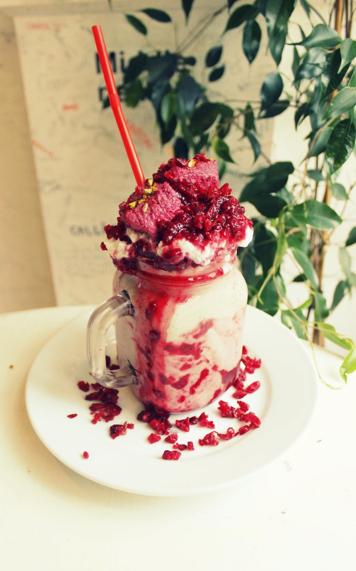 Raspberry and coconut freakshake with raw beetroot cakes
