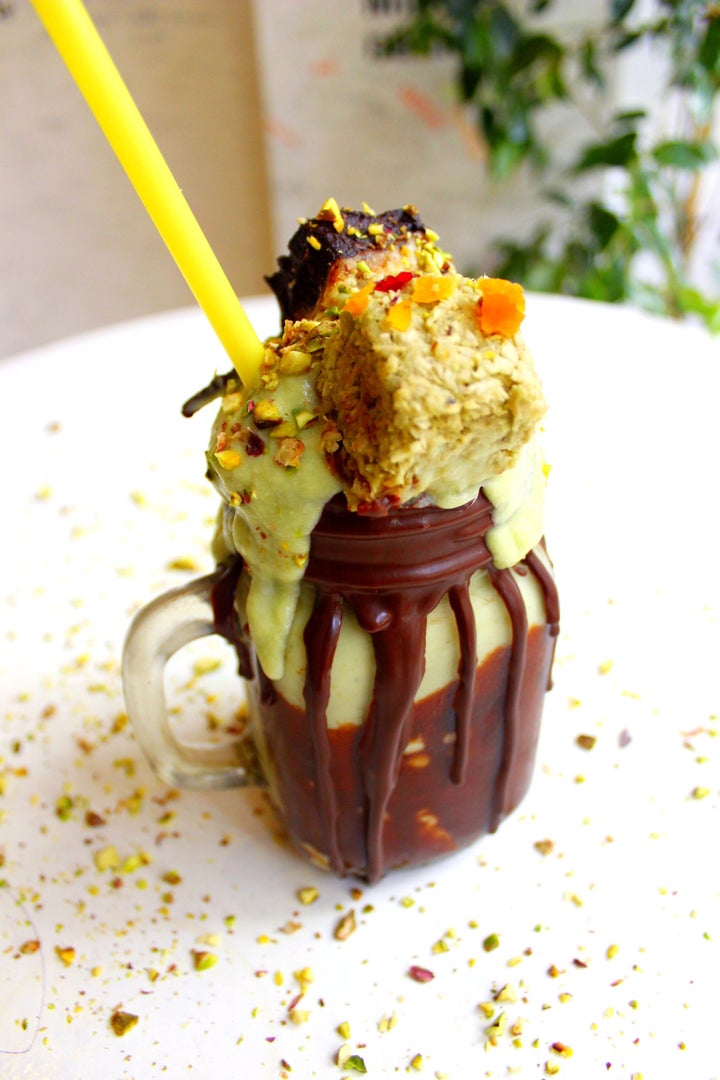 Avocado and chocolate freakshake with raw matcha cake