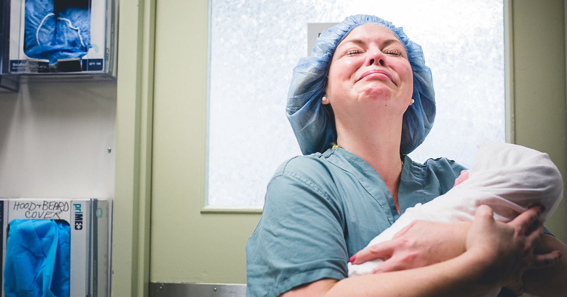 Emotional Birth Photos Show The Power Of Surrogacy After Tragedy Huffpost 