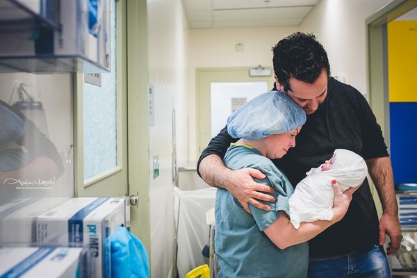 Emotional Birth Photos Show The Power Of Surrogacy After Tragedy Huffpost