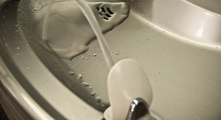 Water fountains at a Portland, Oregon public school continued to flow for eight school days after officials learned some fountains and sinks contained dangerous levels of lead.
