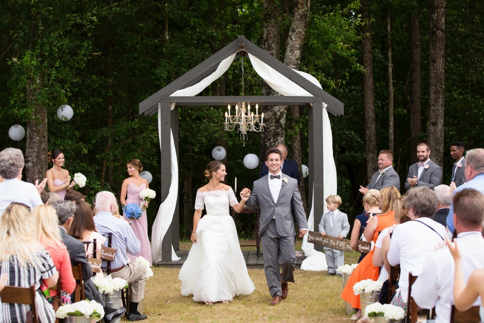 25 Charming Real Wedding Photos That Are Bursting With Love