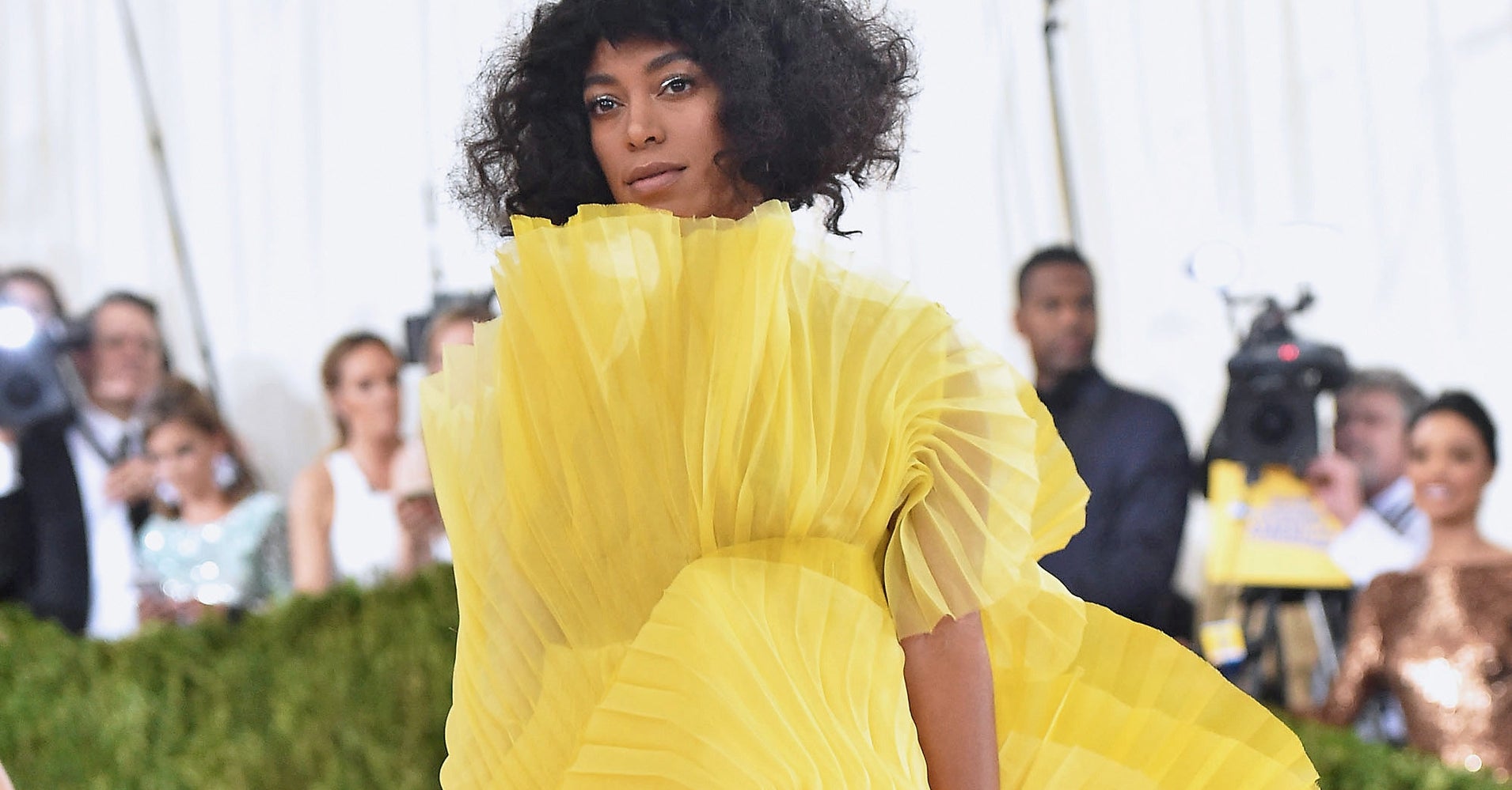 Solange Knowles Sets The Tone For The Most Outrageous Outfits Of May
