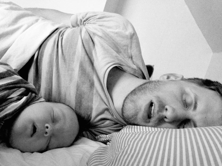 Dad Napping 12 Adorable Photos Of Dads Napping With Their Babies Will Give You All ...