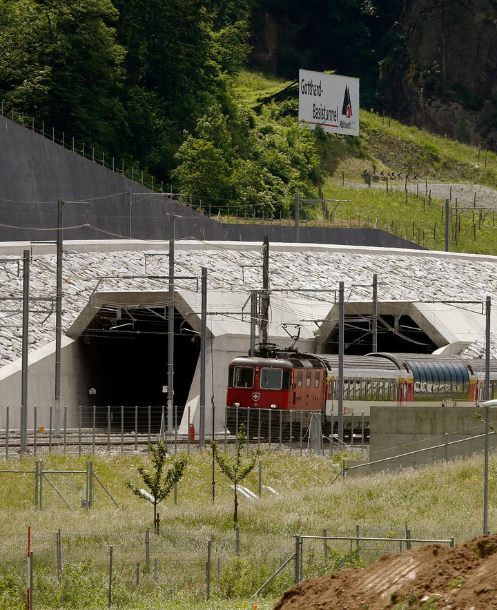 The train will cut passengers’ travel time between Zurich and Lugano, just north of the Italian border, by about 45 minutes.