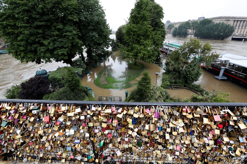Dramatic Photos Show Impact Of Paris Flooding HuffPost