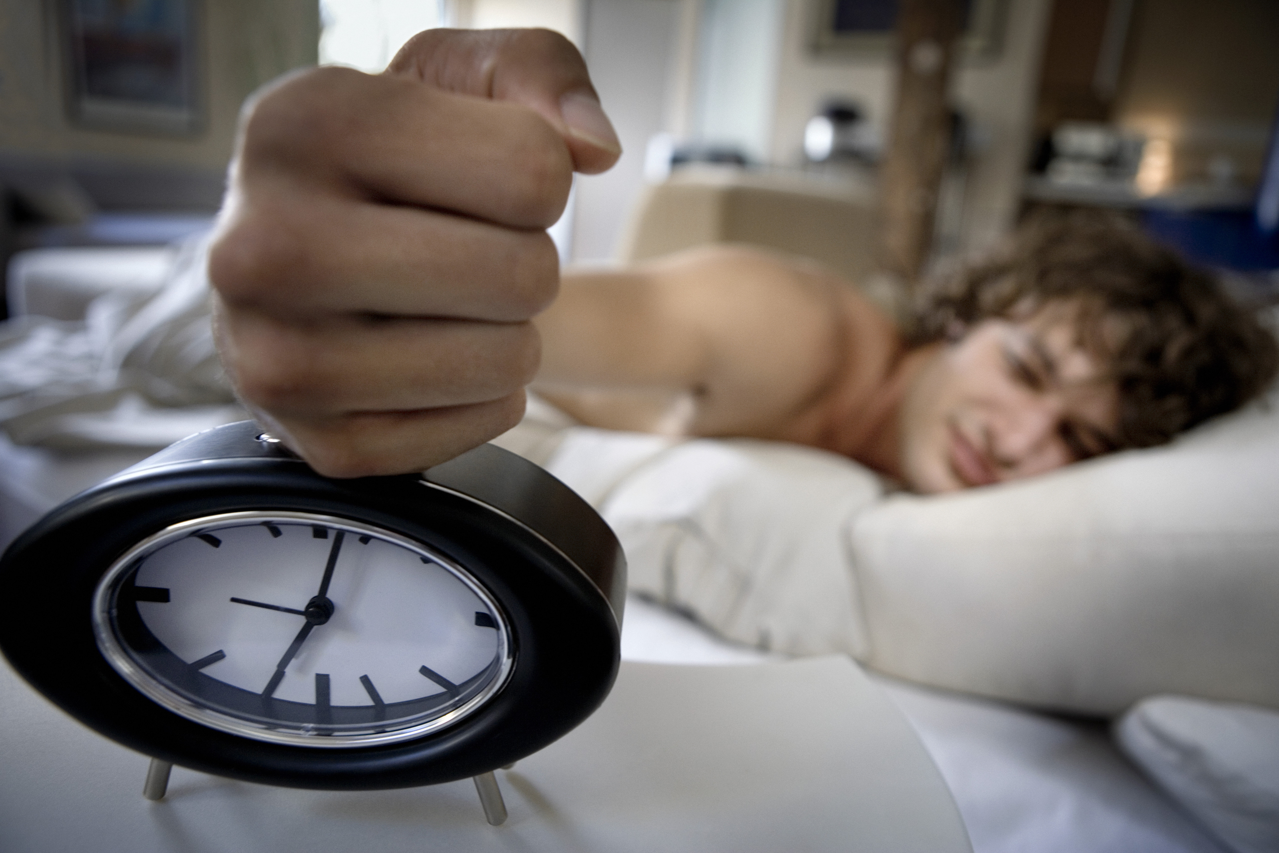 This May Explain Why You Can't Stop Hitting The Snooze | HuffPost Life