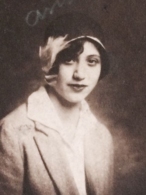 Anna in 1930: age 18.