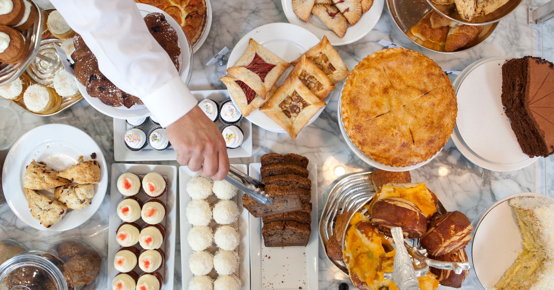 study-reveals-that-eating-in-moderation-is-a-fool-s-errand-huffpost