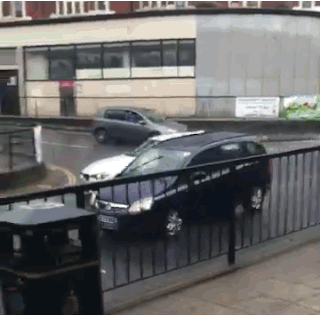 Wallington Flash Flood Fail: People Carrier Drives Straight Into 2 Metres Of