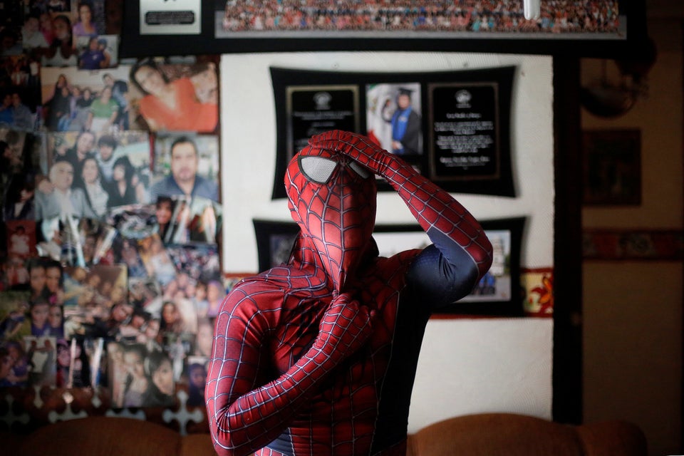 This Mexico City Teacher Is Bringing Spider-Man To His Classroom | HuffPost  The WorldPost