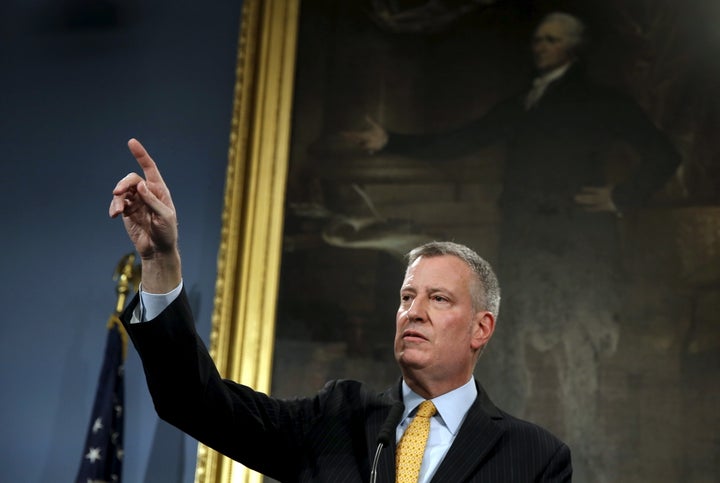 New York City Mayor Bill de Blasio streamed a live reading of the Stanford sexual assault victim's powerful letter. 