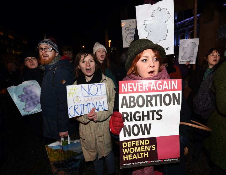 The United Nations said Thursday that an Irish woman who had to choose between carrying her dying fetus to term or going abro